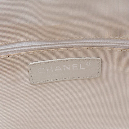 CHANEL Tote Bag Matelasse Calfskin White Silver-Tone Hardware Pre-Owned - Vintage La Charme