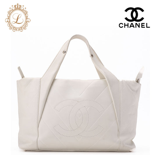 CHANEL Tote Bag Matelasse Calfskin White Silver-Tone Hardware Pre-Owned - Vintage La Charme