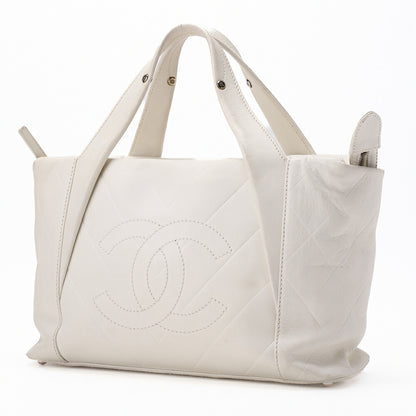 CHANEL Tote Bag Matelasse Calfskin White Silver-Tone Hardware Pre-Owned - Vintage La Charme