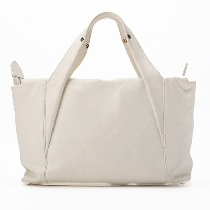 CHANEL Tote Bag Matelasse Calfskin White Silver-Tone Hardware Pre-Owned - Vintage La Charme