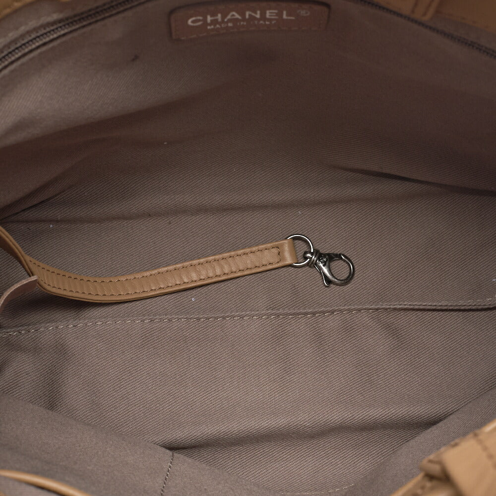 CHANEL Shoulder Bag, Matelasse Wild Stitch, Calfskin, Beige, Silver-Tone Hardware, Pre-Owned - Vintage La Charme