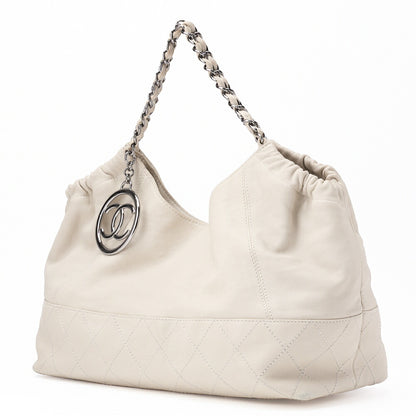 CHANEL Shoulder Bag, Matelasse, Coco Charm, Calfskin, White, Silver-Tone Hardware, Pre-Owned - Vintage La Charme
