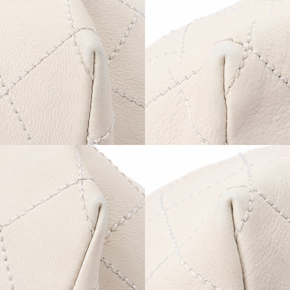 CHANEL Shoulder Bag, Matelasse, Coco Charm, Calfskin, White, Silver-Tone Hardware, Pre-Owned - Vintage La Charme