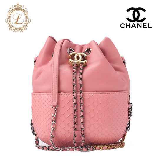 CHANEL Shoulder Bag Matelasse Drawstring Type Chain Shoulder Lambskin Pink Gold-Tone Hardware Pre-Owned - Vintage La Charme