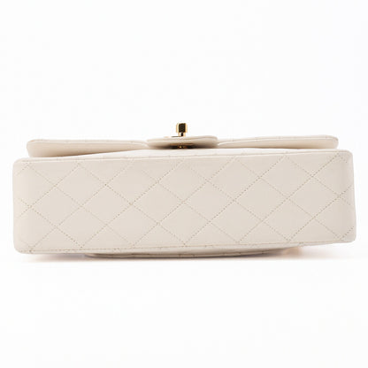Chanel Shoulder Bag Matelasse Double Flap Lambskin White Gold-Tone Hardware Pre-Owned - Vintage La Charme