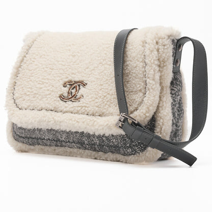 CHANEL Shoulder Bag Coco Mark Mouton Fur White Gray Silver-Tone Hardware Pre-Owned - Vintage La Charme