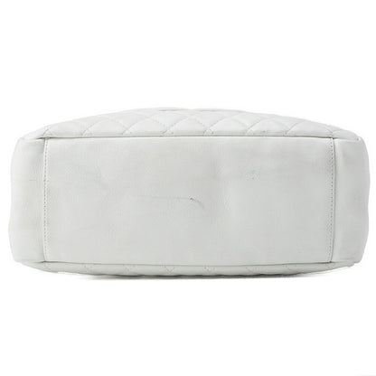 CHANEL Shoulder Bag Matelasse Caviar Skin White Silver-Tone Hardware Pre-Owned - Vintage La Charme