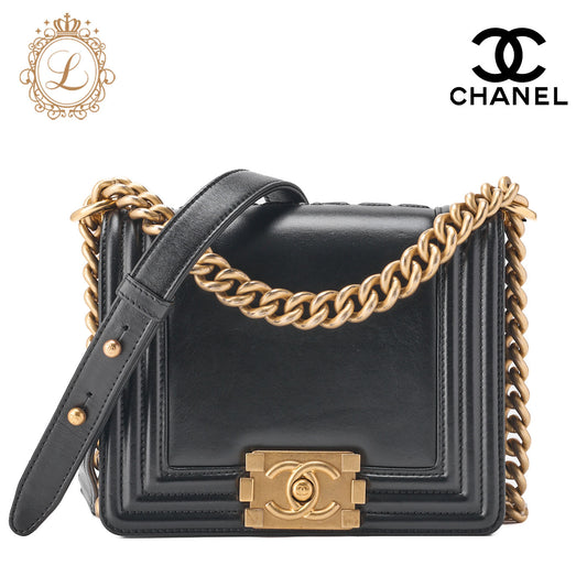 CHANEL Shoulder Bag Boy Chanel Chain Shoulder Calfskin Black Gold-Tone Hardware Pre-Owned - Vintage La Charme