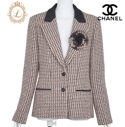 CHANEL Tweed Jacket, Coco Button Corsage, Cotton, Pink, Gold-Tone Hardware, Pre-Owned - Vintage La Charme