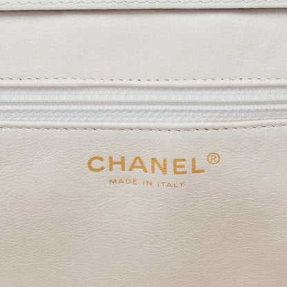 CHANEL Shoulder Bag Matelasse Coco Mark Wood Gamaguchi Caviar Skin White Gold-Tone Hardware Pre-Owned - Vintage La Charme