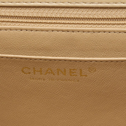 CHANEL Chain Shoulder Bag Matelasse Lambskin Beige Gold-Tone Hardware Pre-Owned - Vintage La Charme