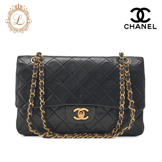 CHANEL Chain Shoulder Bag Matelasse Lambskin Black Gold-Tone Hardware Pre-Owned - Vintage La Charme