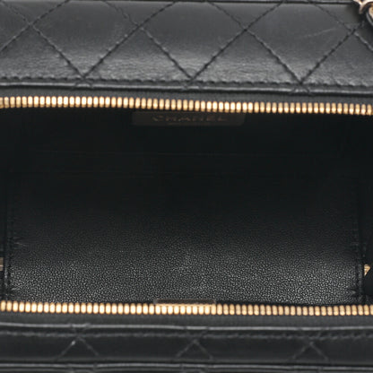 CHANEL Chain Shoulder Bag Matelasse Camera Bag Lambskin Black Gold-Tone Hardware Pre-Owned - Vintage La Charme