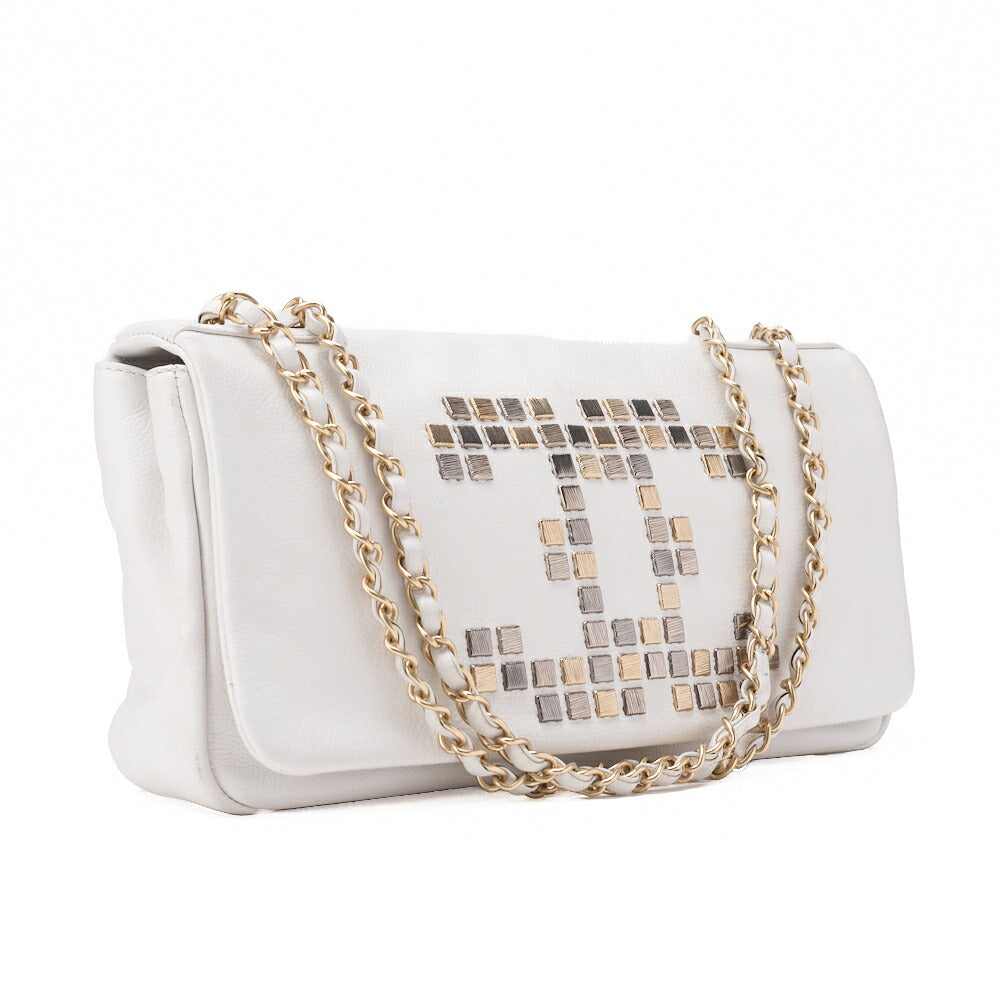 CHANEL Shoulder Bag Coco Mark Studded Full Flap Leather White Gold-Tone Hardware Pre-Owned - Vintage La Charme