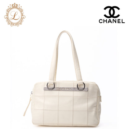 Chanel Shoulder Bag, Chocolate Bar Logo, Caviar Skin, White, Silver-Tone Hardware, Pre-Owned - Vintage La Charme