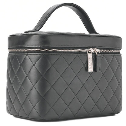 CHANEL Vanity Handbag Matelasse Lambskin Black Silver-Tone Hardware Pre-Owned - Vintage La Charme