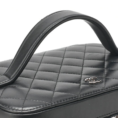 CHANEL Vanity Handbag Matelasse Lambskin Black Silver-Tone Hardware Pre-Owned - Vintage La Charme