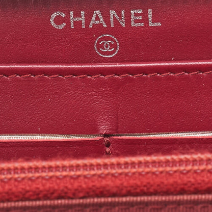 CHANEL Round Wallet Matelasse Caviar Leather Red Silver-Tone Hardware Pre-Owned - Vintage La Charme