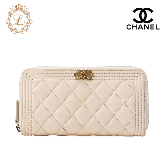 CHANEL Boy Chanel Matelasse Round Long Wallet Caviar Skin Ivory Gold-Tone Hardware Pre-Owned - Vintage La Charme