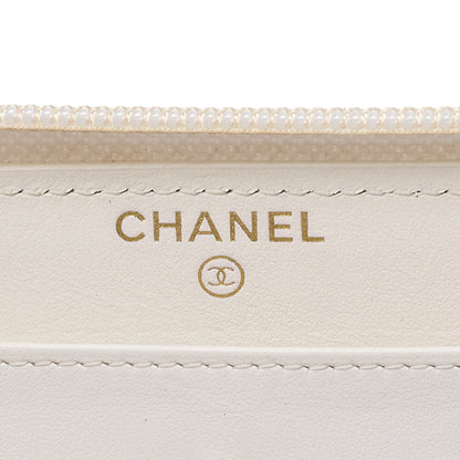 CHANEL Boy Chanel Matelasse Round Long Wallet Caviar Skin Ivory Gold-Tone Hardware Pre-Owned - Vintage La Charme
