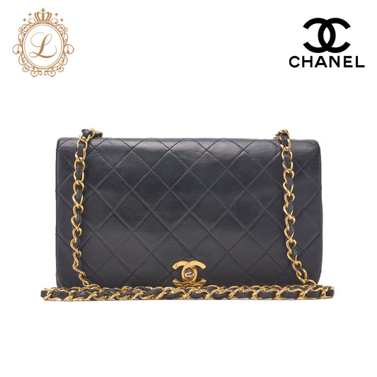CHANEL Shoulder Bag Matelassé Lambskin Black Gold-Tone Hardware, Pre-Owned