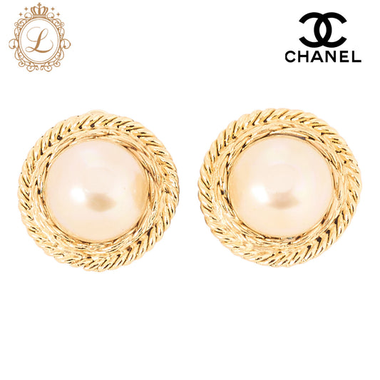 CHANEL Pearl Earrings 2106 Earrings GPx Faux Pearls Gold-Tone Hardware, Pre-Owned