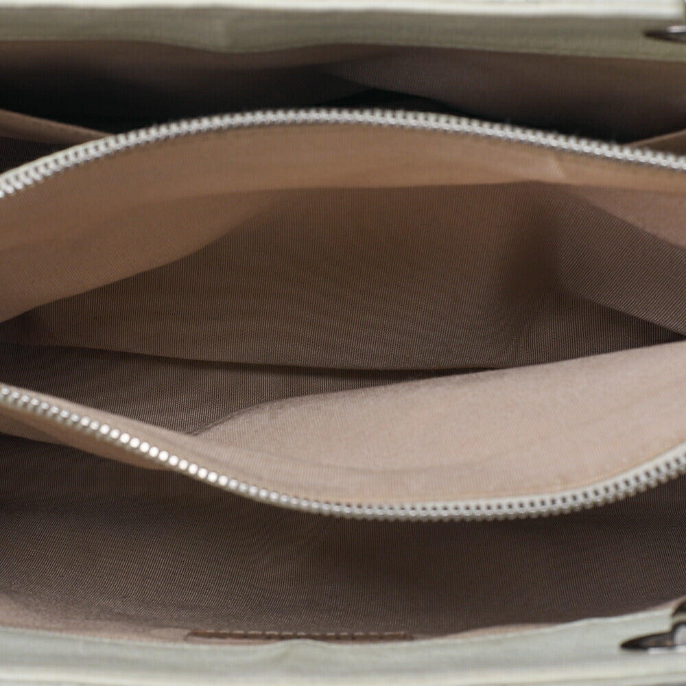 CHANEL Tote Bag  Matelasse Caviar Skin White Double Chain GST Silver-Tone Hardware, Pre-Owned