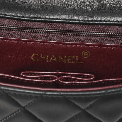 CHANEL Matelasse 20cm Turnlock Chain Shoulder Lambskin Black Gold-Tone Hardware, Pre-Owned