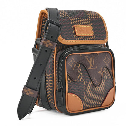 LOUIS VUITTON Louis Vuitton Damier Giant Amazon NIGO Collaboration Messenger N40357 Brown Black-Tone Hardware, Pre-Owned