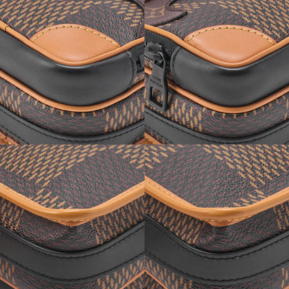 LOUIS VUITTON Louis Vuitton Damier Giant Amazon NIGO Collaboration Messenger N40357 Brown Black-Tone Hardware, Pre-Owned