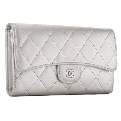 CHANEL Matelasse Bi-Fold Long Wallet Lambskin Silver -Tone Hardware, Pre-Owned
