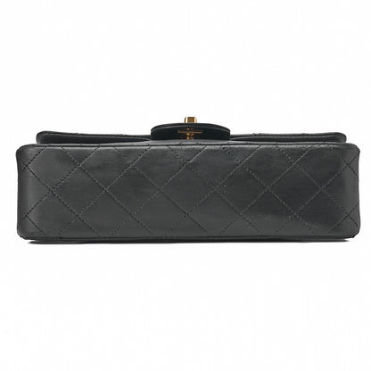 CHANEL チェーンショルダーバッグ マトラッセ23cm ダブルフラップ ラムスキン ブラック ゴールド金具, 中古品