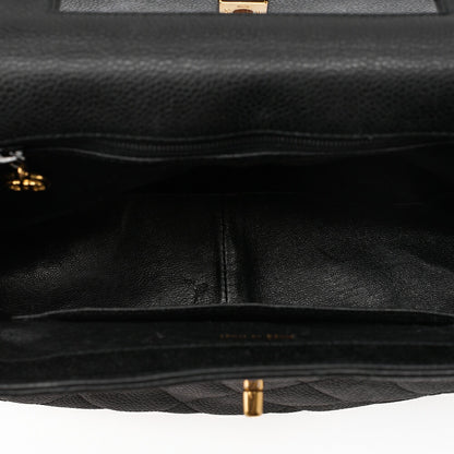 シャネル マトラッセ ストレートフラップ ターンロック ショルダーバッグ キャビアスキン 黒 ゴールド金具 中古