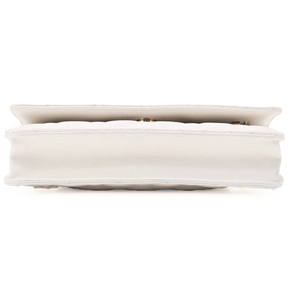 CHANEL マトラッセ チェーンウォレット キャビアスキン ホワイト ゴールド金具 中古品