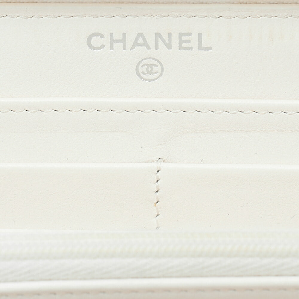 CHANEL Matlasse Round Long Wallet Caviar Skin White Silver-Tone Hardware, Pre-Owned