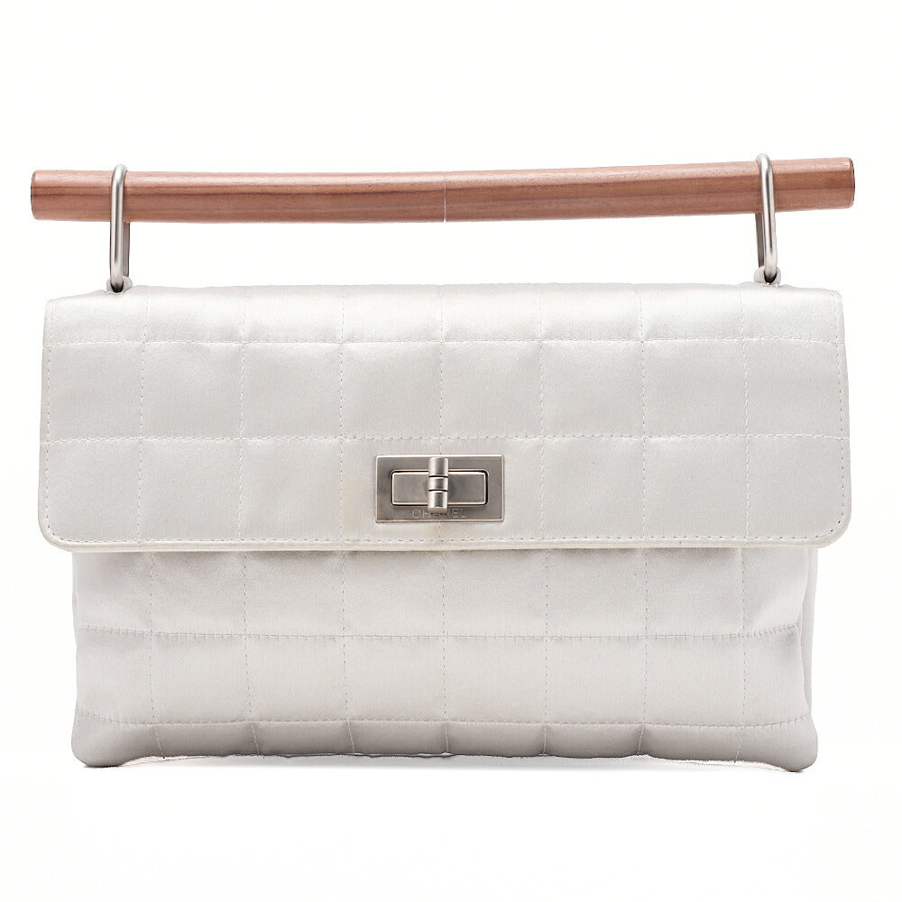 シャネル Choco Bar 2.55 ターンロックウッドハンドバッグ サテン シルバー シルバー金具 中古