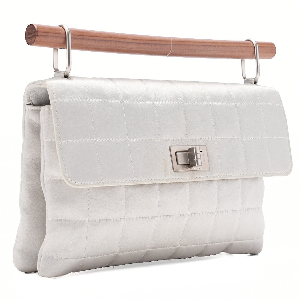 シャネル Choco Bar 2.55 ターンロックウッドハンドバッグ サテン シルバー シルバー金具 中古