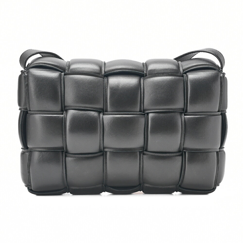 BOTTEGA VENETA イントレチャート ラムスキン パデット カセット ショルダーバッグ ブラック シルバー金具 中古
