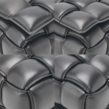 BOTTEGA VENETA イントレチャート ラムスキン パデット カセット ショルダーバッグ ブラック シルバー金具 中古