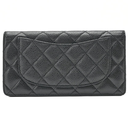 シャネル キャビアスキン マトラッセ 二つ折り長財布 ブラック シルバー金具 中古