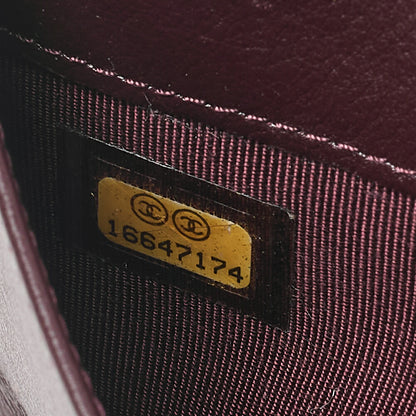 シャネル キャビアスキン マトラッセ 二つ折り長財布 ブラック シルバー金具 中古