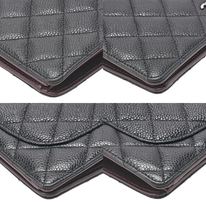 シャネル キャビアスキン マトラッセ 二つ折り長財布 ブラック シルバー金具 中古