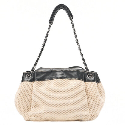 CHANEL ロゴマーク ワンショルダーバッグ コットン × ラムスキン 黒×白 シルバー金具 中古品