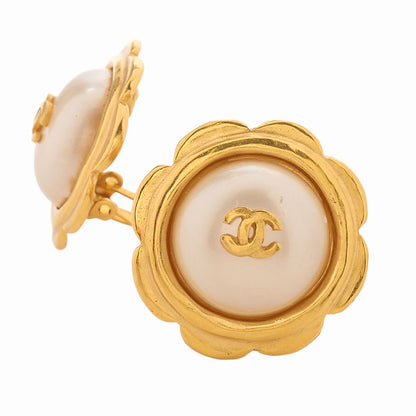 CHANEL Coco Mark Faux Pearl Floral 97P Earrings GP x Faux Pearl Gold (Gold Plating) Gold -Tone Hardware, Pre-Owned
