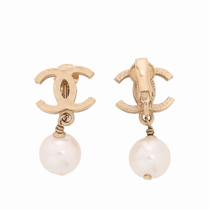 CHANEL Earrings Coco Mark 07A Earrings GP x Faux Pearl Champagne Gold Champagne Gold Plating-Tone Hardware, Pre-Owned