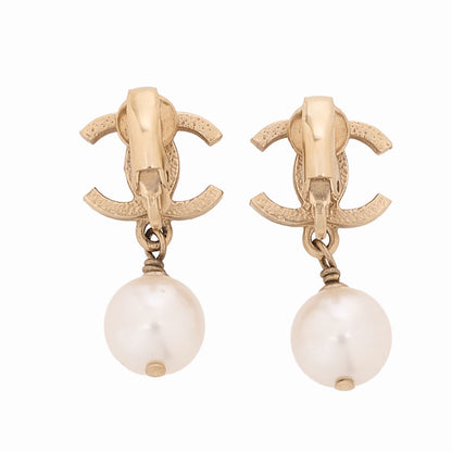 CHANEL Earrings Coco Mark 07A Earrings GP x Faux Pearl Champagne Gold Champagne Gold Plating-Tone Hardware, Pre-Owned
