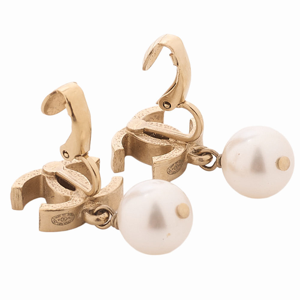 CHANEL Earrings Coco Mark 07A Earrings GP x Faux Pearl Champagne Gold Champagne Gold Plating-Tone Hardware, Pre-Owned