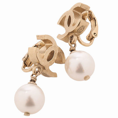CHANEL Earrings Coco Mark 07A Earrings GP x Faux Pearl Champagne Gold Champagne Gold Plating-Tone Hardware, Pre-Owned