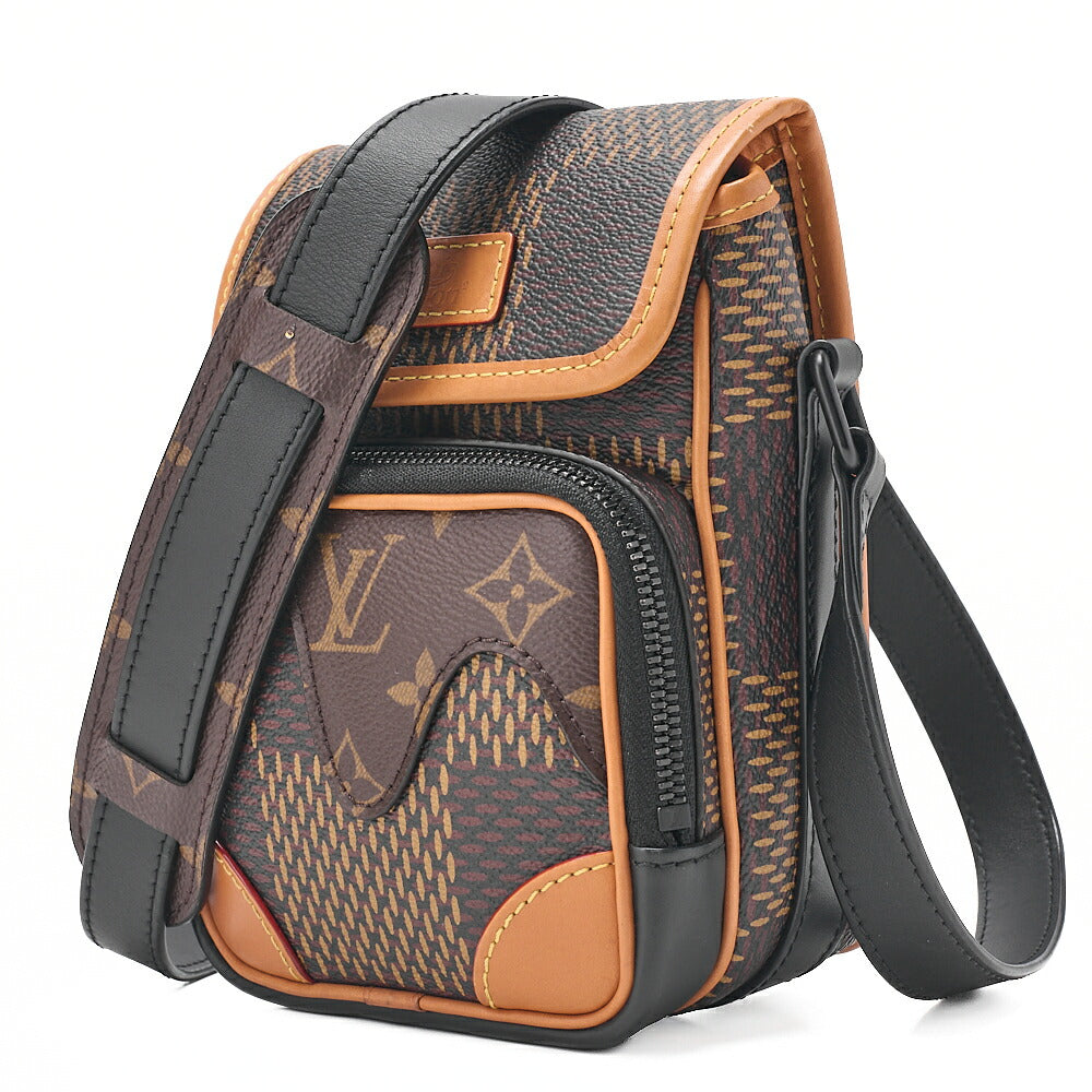 LOUIS VUITTON Louis Vuitton Damier Giant Amazon NIGO Collaboration Messenger N40357 Brown Black-Tone Hardware, Pre-Owned