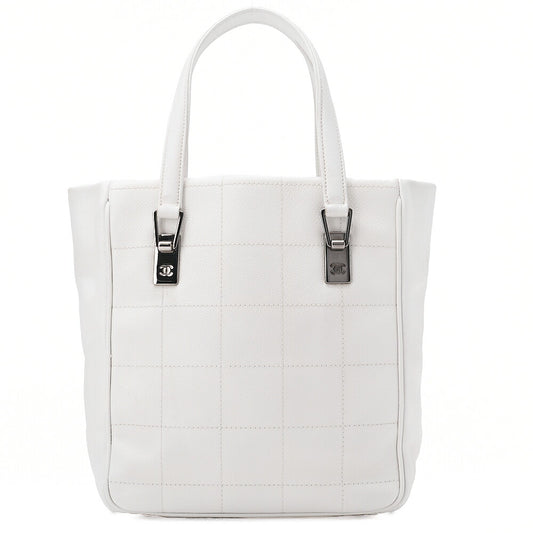 CHANEL Caviar Skin Choco Bar Handbag White Silver-Tone Hardware, Pre-Owned